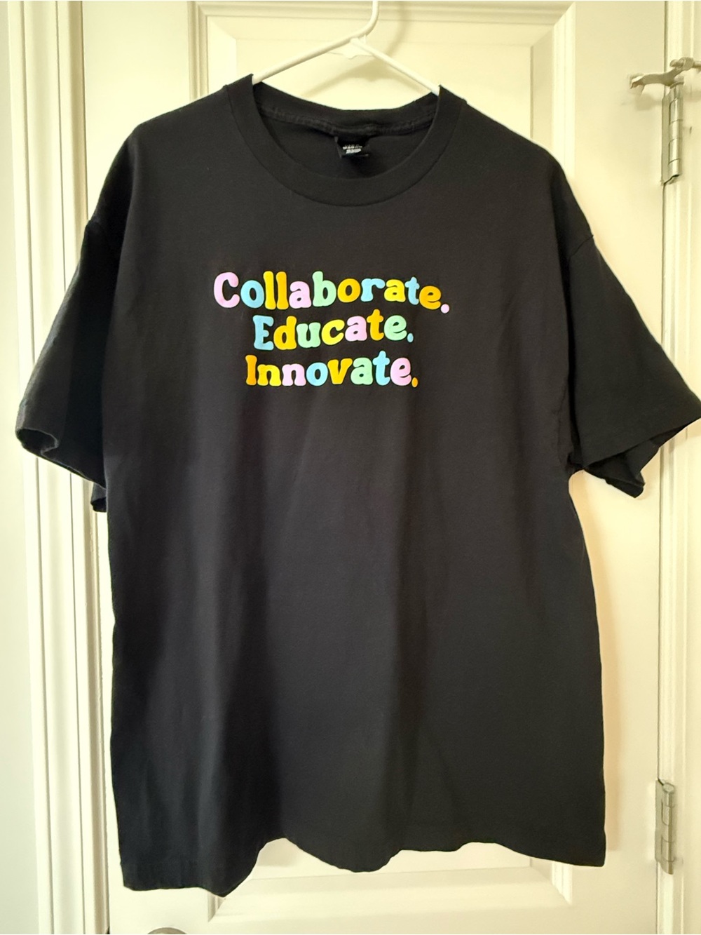 Collaborate Educate Innovate - Haynes Beefy T Black Size XL Short Sleeve T-shirt